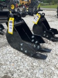 ( 1 ) UNUSED BUCKET WITH TEETH ATTACHMENT FOR MINI EXCAVATOR