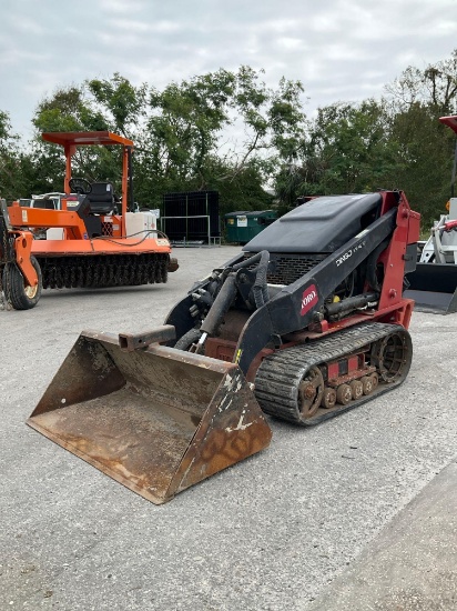 TORO DINGO TX 425 WIDE TRACK UTILITY...LOADER MODEL 22307; GAS POWERED; APPROX 42in...BUCKET;...R...