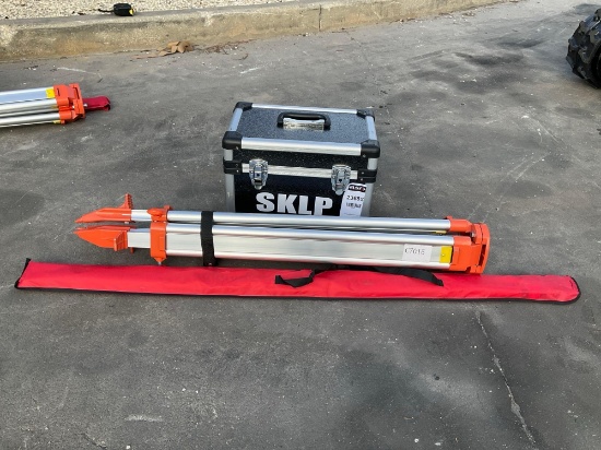 UNUSED 2025 SELF-LEVELING ROTARY LASER IN CARRYING CASE , OPERATING MANUAL / MEASURING STICK & ST...