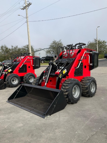UNUSED 2024 SDLOOL SKID STEER LOADER MODEL SL323C, GAS POWERED, ELECTRIC START