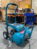 MAKITA AIR COMPRESSOR MODEL MAC5200, APPROX 5.2 GALLON, APPROX MAX PRESSURE 140 PSI
