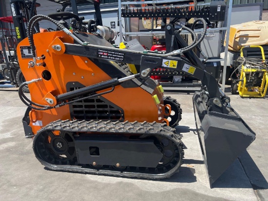 2025 UNUSED LANDHEARO MINI SKID STEER LOADER MODEL LDH-T460, GAS POWERED, ELECTRIC START