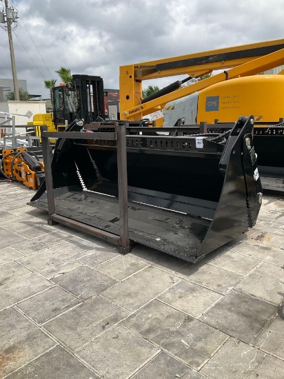 UNUSED 2025GIYI 4-IN-1 BUCKET ATTACHMENT MODEL GY-KH72F FOR SKID STEER, APPROX 72in