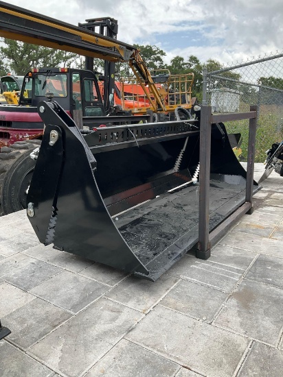 UNUSED 2025GIYI 4-IN-1 BUCKET ATTACHMENT MODEL GY-KH72FL FOR SKID STEER, APPROX 72in