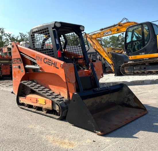 2020 GEHL COMPACT SKID STEER LOADER MODEL R105, DIESEL,BUCKET APPROX 53in, RUNS & OPERATES