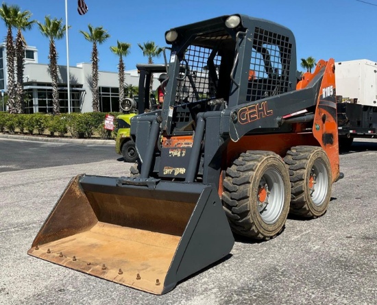 2018 GEHL COMPACT SKID STEER LOADER MODEL R105, DIESEL,BUCKET APPROX 53in, RUNS & OPERATES