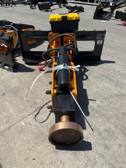 ( 1 ) UNUSED 2025 GIYI SKID STEER POST DRIVER MODEL 680; APPROX DRIVE OIL PRESSURE 72in, APPROX B...