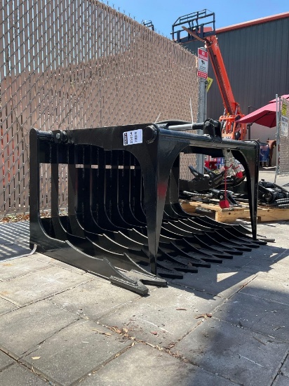 ( 1 ) UNUSED 2025 GIYI HOLLOW WOOD GRABBER ATTACHMENT MODEL GY-HWG44CFOR MINI SKID STEER