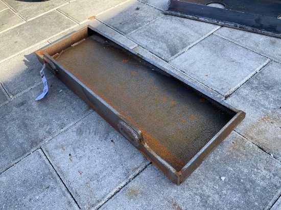 UNUSED 2025 MOUNTING PLATE FOR MINI SKID STEER, APPROX 24in W