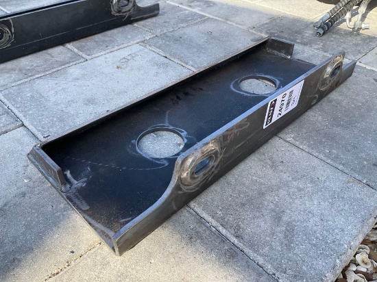 UNUSED 2025 MOUNTING PLATE FOR DINGO SKID STEER, APPROX 24in W