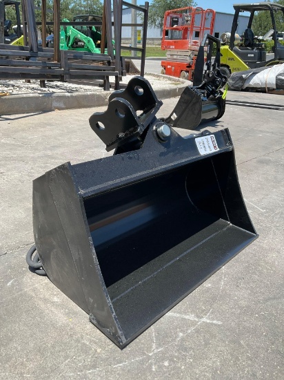 ( 1 ) 2025 UNUSED VICSEC TITLING BUCKET ATTACHMENT FOR EXCAVATOR, APPROX 24in, FITS 1-3TON EXCAVA...