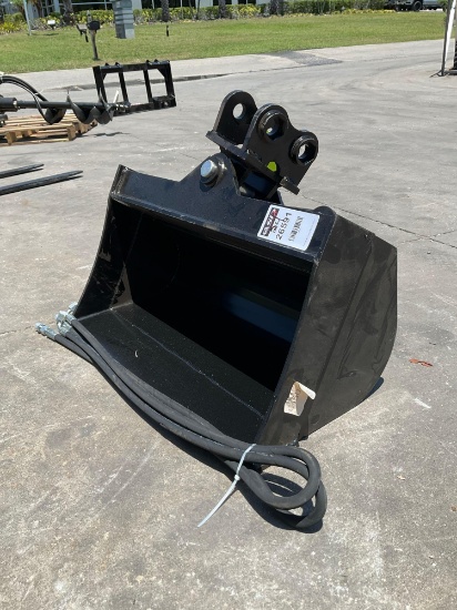 ( 1 ) 2025 UNUSED VICSEC TITLING BUCKET ATTACHMENT FOR EXCAVATOR, APPROX 24in, FITS 1-3TON EXCAVA...