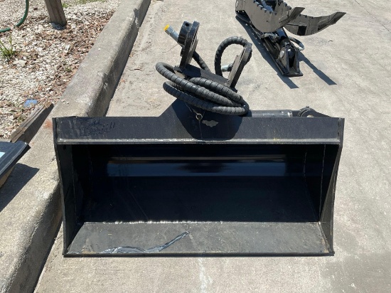 ( 1 ) 2025 UNUSED GIYI3T HYDRAULIC TITLING BUCKET ATTACHMENT FOR EXCAVATOR, APPROX 32in, FITS 1-3TO