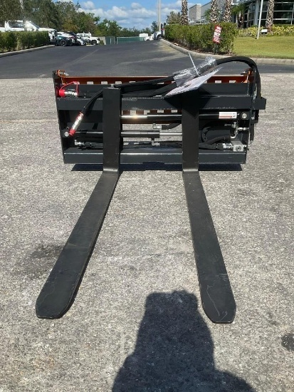 UNUSED 2025 WOLVERINE HYDRAULIC ADJUSTABLE PALLET FORK ATTACHMENT MODEL PFA-11-3300G FOR UNIVERSAL