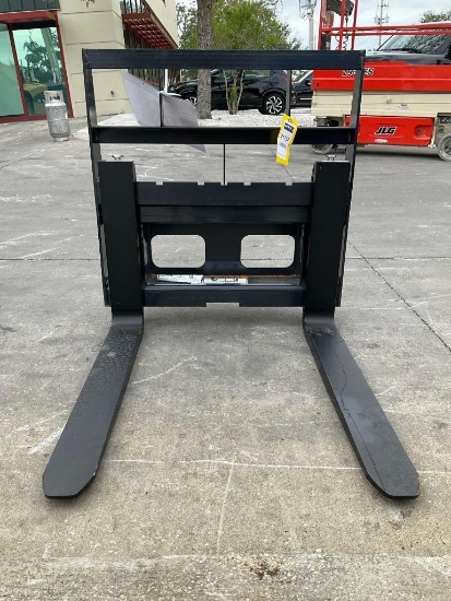UNUSED 2025 WOLVERINE MINI PALLET FORK ATTACHMENT MODEL MPF-11-2500G FOR SKID STEER (PLEASE NOTE