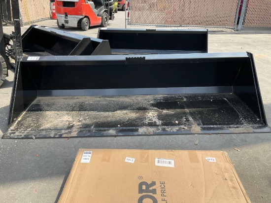 UNUSED 84IN SWICT BUCKET ATTACHMENT FOR UNIVERSAL SKID STEER