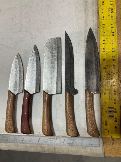 UNUSED (5) CULINARY SET OF HANDMADE DAMASCUS KNIVES, ASSORTED SIZES AND COLORS, STEEL