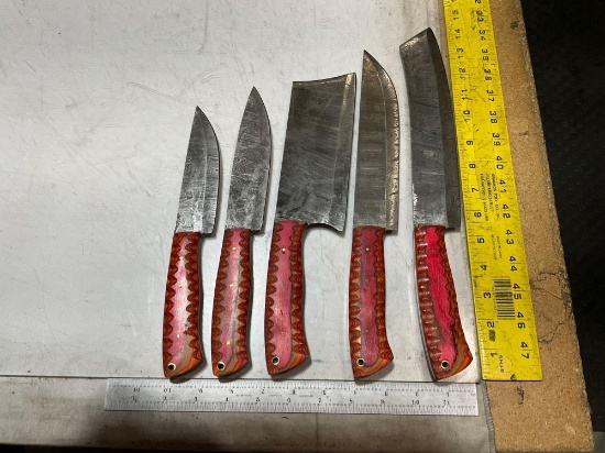 UNUSED (5) CULINARY SET OF HANDMADE DAMASCUS KNIVES, ASSORTED SIZES AND COLORS, STEEL