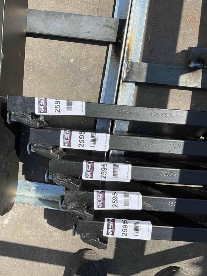 ( 1 ) UNUSED SET OF FORKS , APPROX 60in , APPROX CLASS 2 ( **PLEASE NOTE STOCK PHOTO USED )