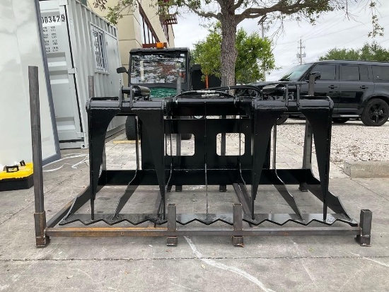 ( 1 ) UNUSED 2025 GIYI HOLLOW WOOD GRABBER ATTACHMENT MODEL GY-HWG72C FOR SKID STEER