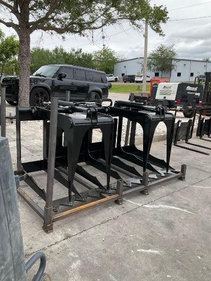 ( 1 ) UNUSED 2025 GIYI HOLLOW WOOD GRABBER ATTACHMENT MODEL GY-HWG72C FORSKID STEER