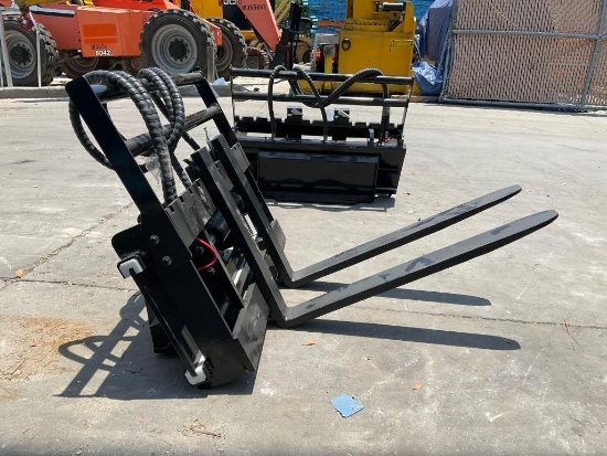 UNUSED 2025 GIYI SIDE SHIFT FORK ATTACHMENT MODEL GY-CYHC FOR MINI SKID STEER