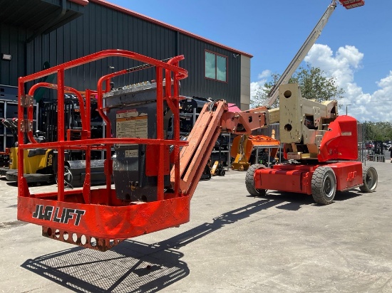 JLG E400AJPN ARTICULATING BOOM LIFT; ELECTRIC POWERED; APPROX SWING 360 DEGREES; APPROX MAX PLATF...
