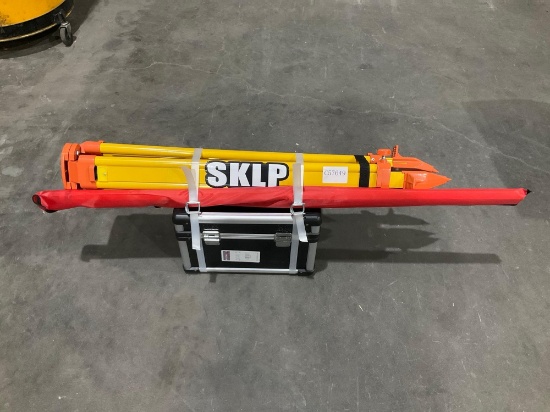 UNUSED 2025 SELF-LEVELING ROTARY LASER IN CARRYING CASE , OPERATING MANUAL / MEASURING STICK & ST...