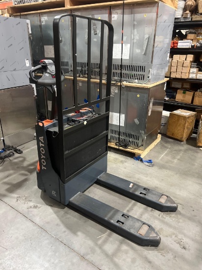 2024 TOYOTA PALLET JACK MODEL 8HBW23, RUNS AND OPERATES