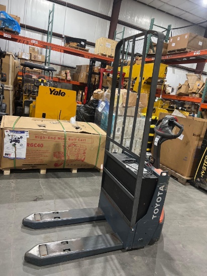 2021 TOYOTA PALLET JACK MODEL 8HBW23, RUNS AND OPERATES
