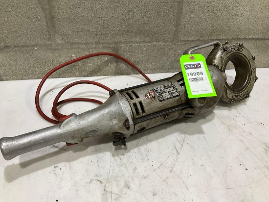 RIGID 700 POWER DRIVE PIPE THREADER; APPROXIMATELY 115 V, 25-60 HZ, 13.0 A, 20-30 RPM