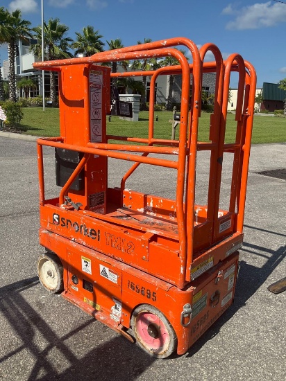 2015 SNORKEL MAN LIFT MODEL TM12 ANSI, ELECTRIC, APPROX MAX PLATFORM HEIGHT 12FT
