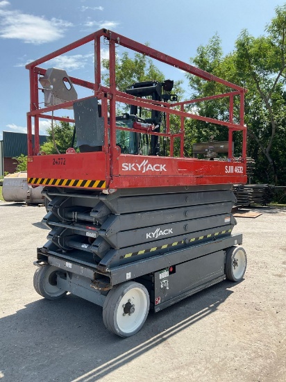 2015 SKYJACK SCISSOR LIFT MODEL SJ4632, ELECTRIC; LOW HRS SHOWING, APPROX MAX PLATFORM HEIGHT 32 ...