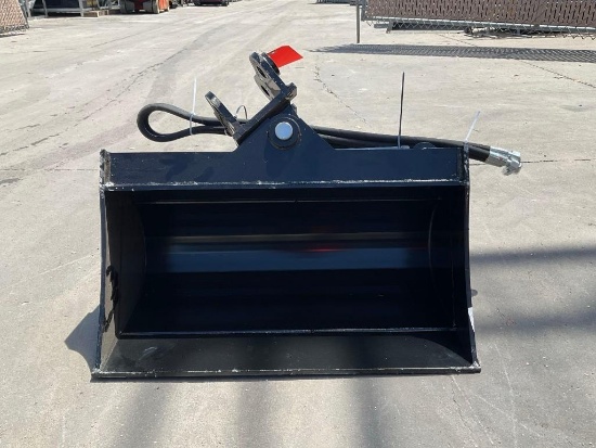 ( 1 ) 2025 UNUSED VICSEC TITLING BUCKET ATTACHMENT FOR EXCAVATOR, APPROX 24in, FITS 1-3TON EXCAVAT
