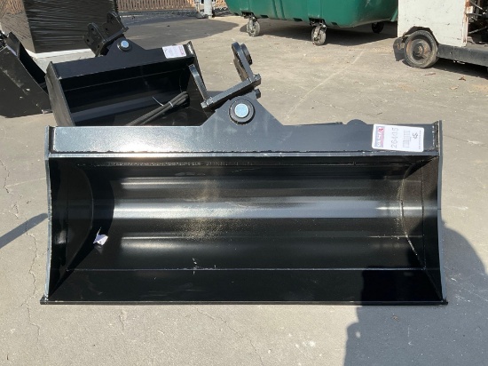 ( 1 ) 2025 UNUSED VICSEC TITLING BUCKET ATTACHMENT FOR EXCAVATOR, APPROX 32in, FITS 1-3TON EXCAVA...