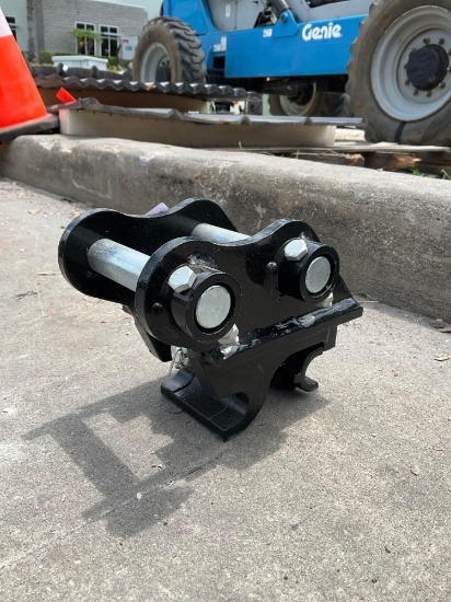 ( 1 ) UNUSED 2025 VICSEC QUICK COUPLER ATTACHMENT FOR EXCAVATOR, FITS 1-2TON EXCAVATOR