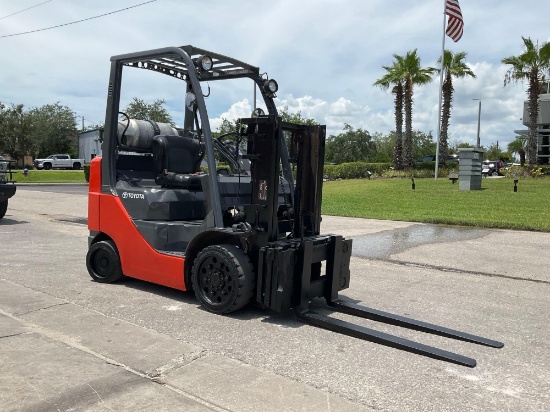 TOYOTA FORKLIFT MODEL 8FGCU25, LP POWERED, APPROX MAX CAPACITY 4700LBS, APPROX MAX HEIGHT