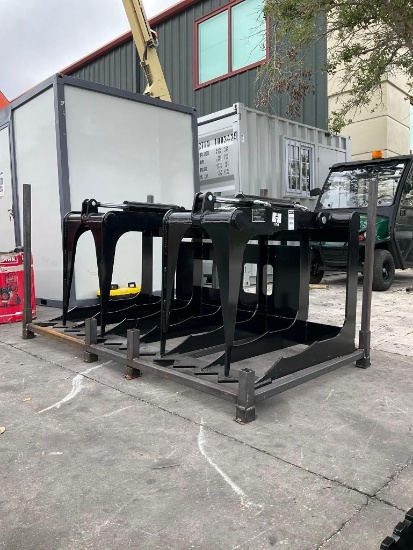 ( 1 ) UNUSED 2025 GIYI HOLLOW WOOD GRABBER ATTACHMENT MODEL GY-HWG72C FOR SKID STEER, APPROX WORK