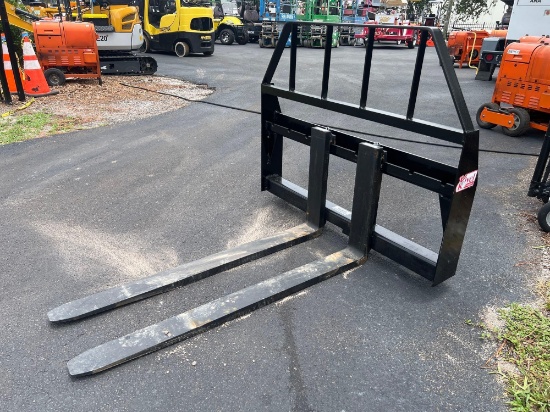 UNUSED 3500LB KIVELPALLET FORK ATTACHMENT