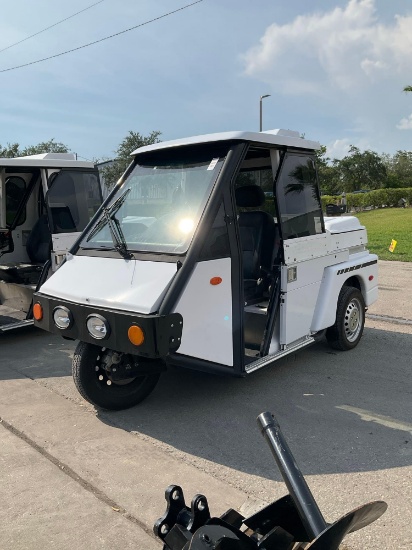 2015 WESTWARD GO -4 INTERCEPTOR IV SD, GAS POWERED, ENCLOSED CAB, A/C AIR CONDITION, RUNS & DRIVES