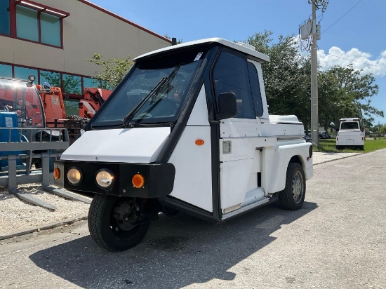 2014WESTWARD GO -4 INTERCEPTOR IV SD, GAS POWERED, ENCLOSED CAB, A/C AIR CONDITION, RUNS & DRIVES