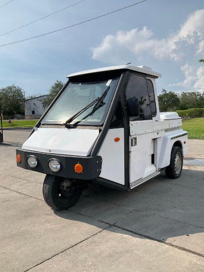 2015 WESTWARD GO -4 INTERCEPTOR IV SD, GAS POWERED, ENCLOSED CAB, A/C AIR CONDITION, RUNS & DRIVES