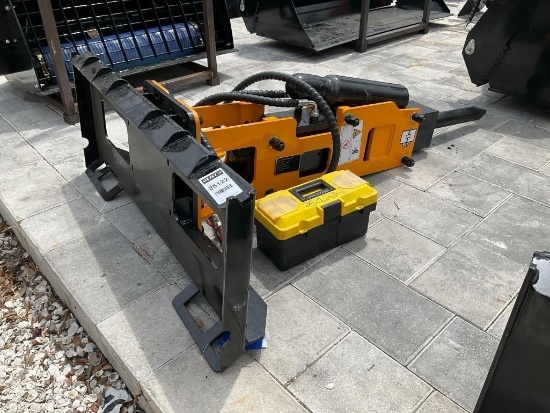 ( 1 ) UNUSED 2025 GIYI SKID STEER HAMMER MODEL 680; APPROX DRIVE OIL PRESSURE 72in(PLEASE NOTE ST...