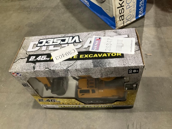 UNUSED DIE-CAST 2.4G HZ 8CHANNEL REMOTE TOY EXCAVATOR