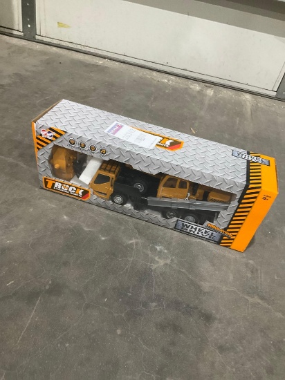 UNUSED TOY ENGINEERING WHEEL DRIVE 8 CHANNEL REMOTE TRUCK