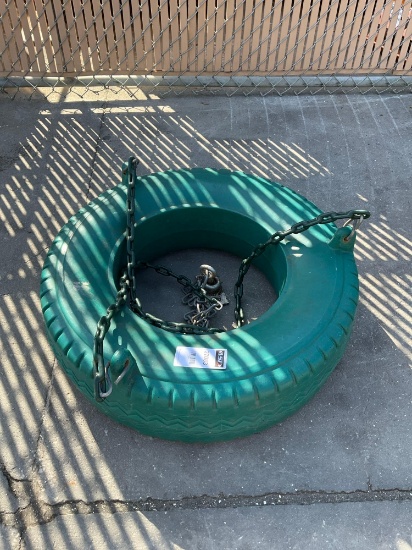 GREEN TIRE SWING WITH MOUNTING HARDWAREATTACHED