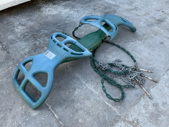 GREEN HANGING TEETER TOTTER WITH MOUNTING HARDWARE ATTACHED