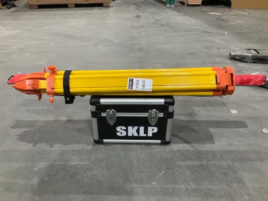 UNUSED 2025 SELF-LEVELING ROTARY LASER IN CARRYING CASE , OPERATING MANUAL MEASURING STICK & STAND