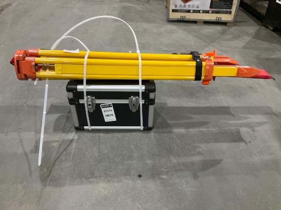 UNUSED 2025 SELF-LEVELING ROTARY LASER IN CARRYING CASE , OPERATING MANUAL MEASURING STICK & STAND