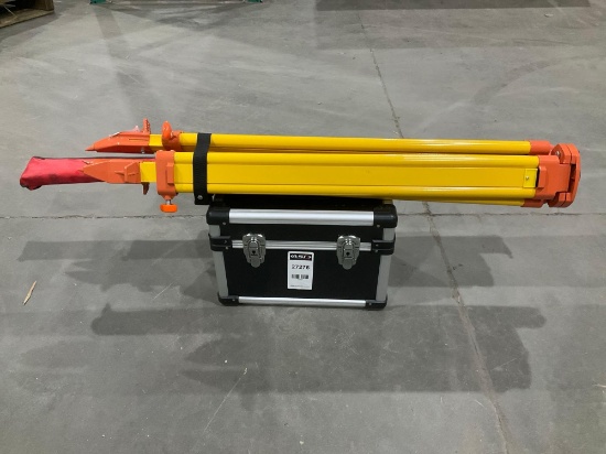 UNUSED 2025 SELF-LEVELING ROTARY LASER IN CARRYING CASE , OPERATING MANUAL MEASURING STICK & STAND